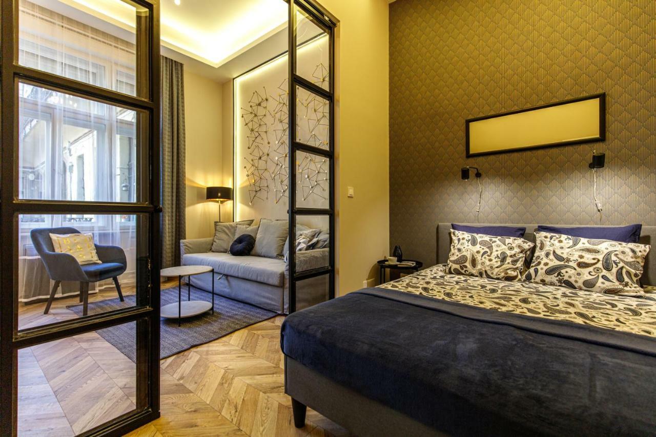 E13 - Elegant Apartment บูดาเปสต์ ภายนอก รูปภาพ