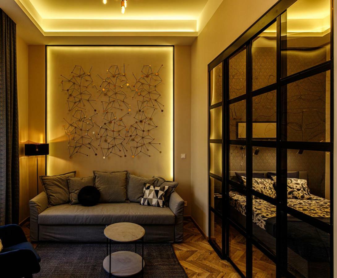 E13 - Elegant Apartment บูดาเปสต์ ภายนอก รูปภาพ