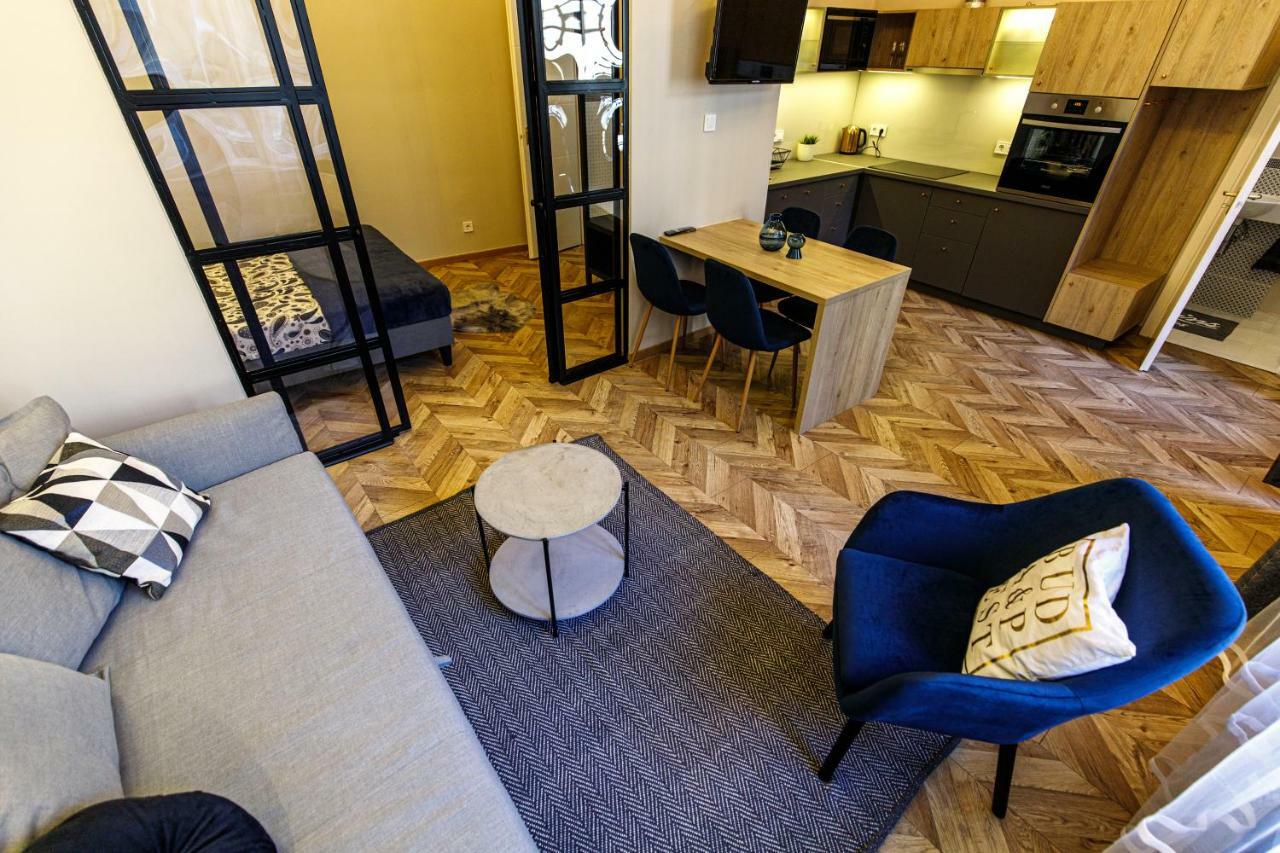 E13 - Elegant Apartment บูดาเปสต์ ภายนอก รูปภาพ